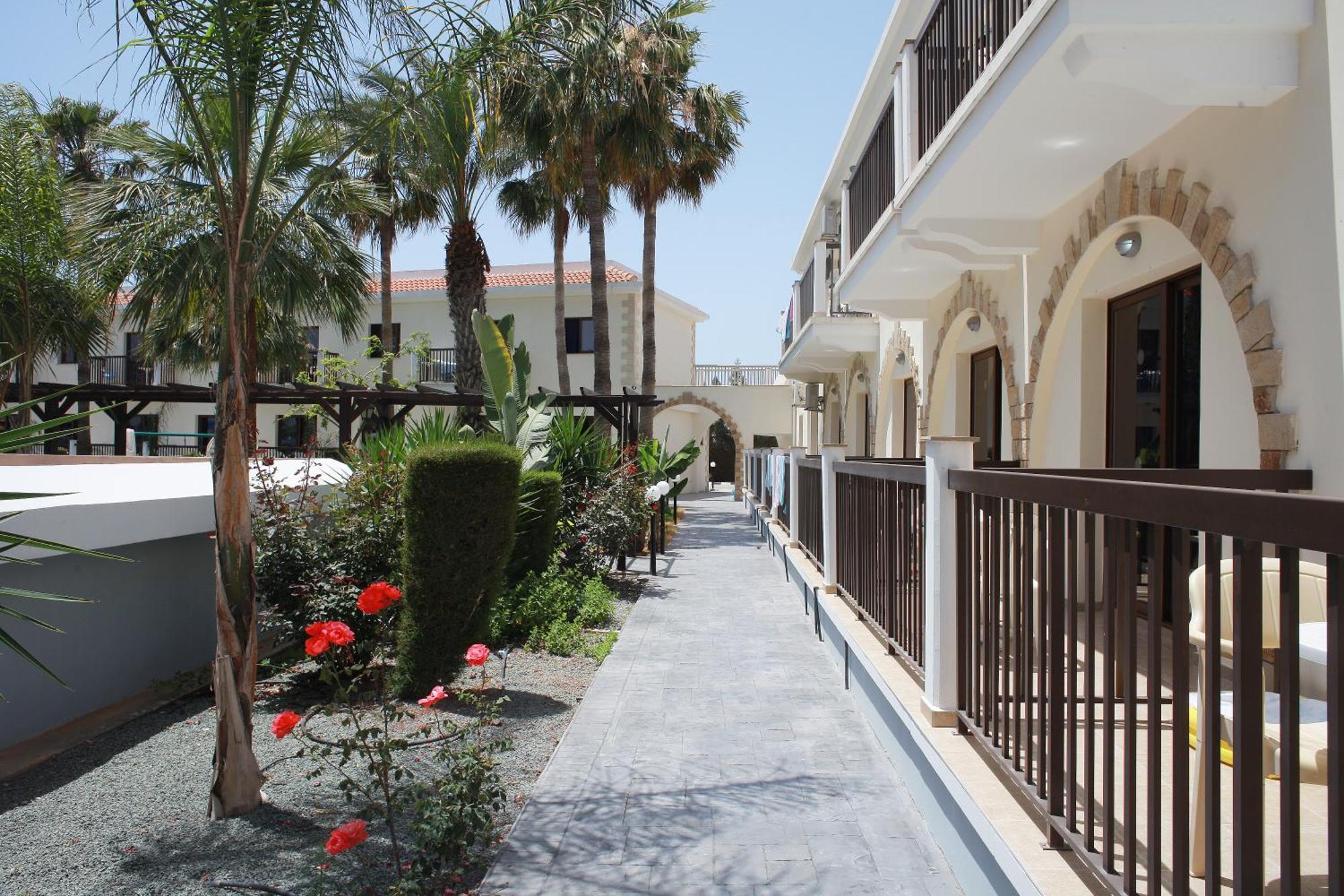 Loutsiana Deluxe Apts Agia Napa Exterior foto