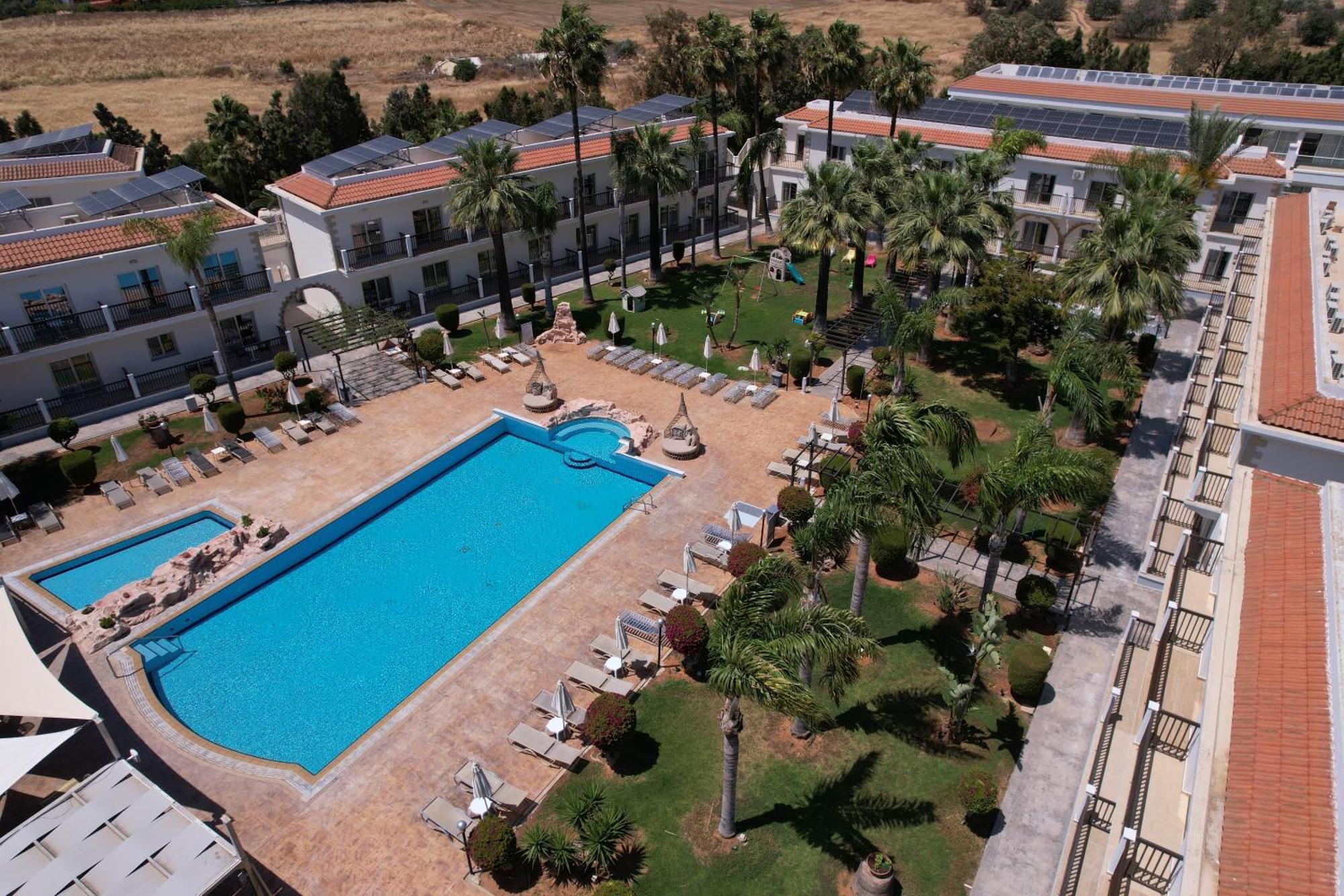 Loutsiana Deluxe Apts Agia Napa Exterior foto